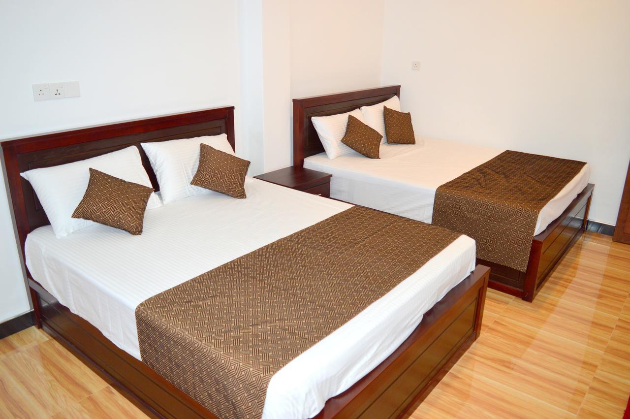Holiday Villa Trincomalee Exterior foto
